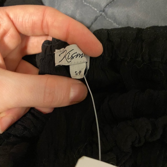 Black Kismet, off the shoulder ruffled short sleeve - Picture 4 of 5